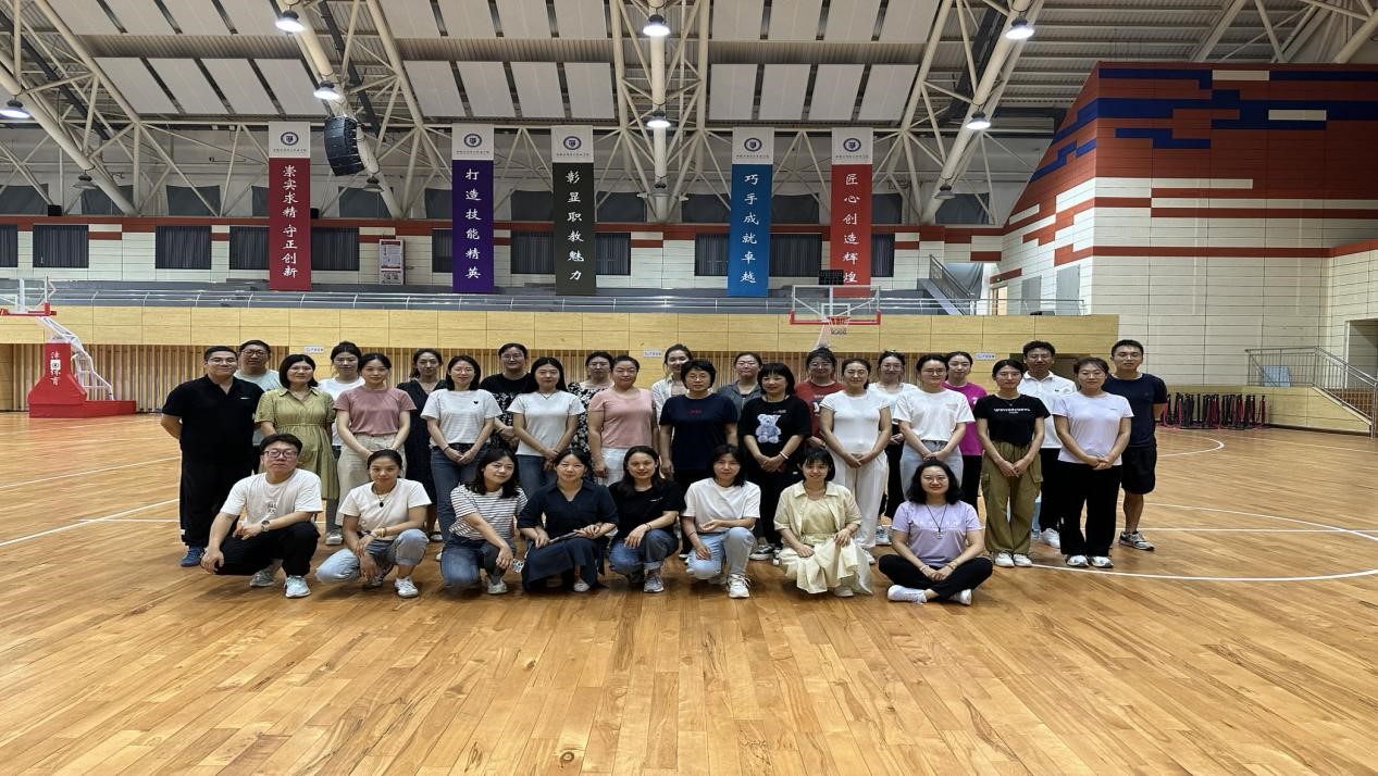 文化思政工会小组举办主题团队建设暨教师节庆祝活动