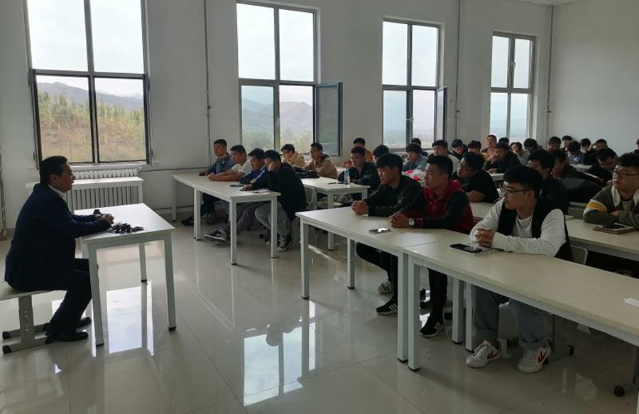 智能制造系加强大三学生管理工作