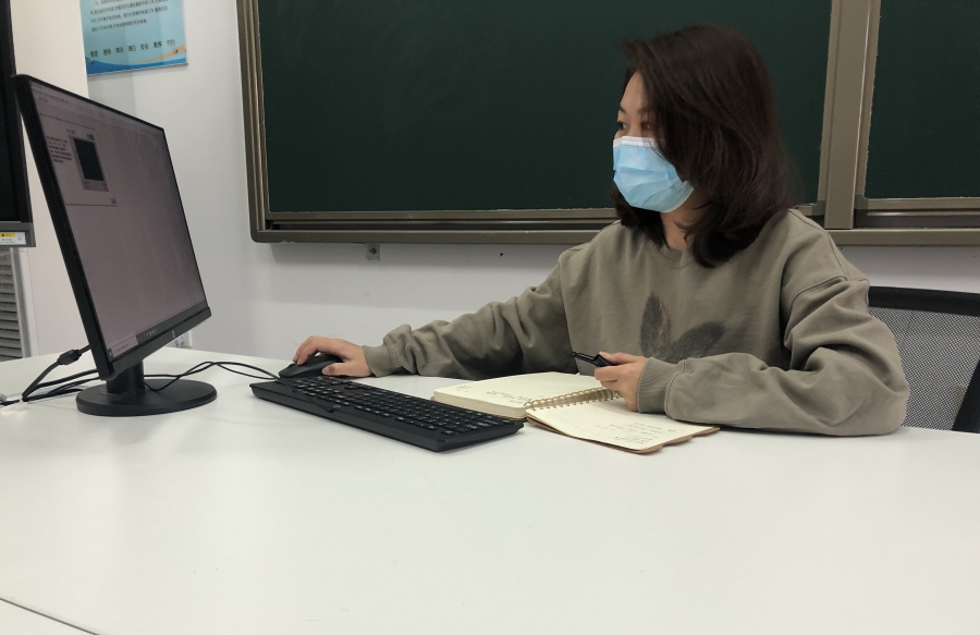 三尺讲台写青春