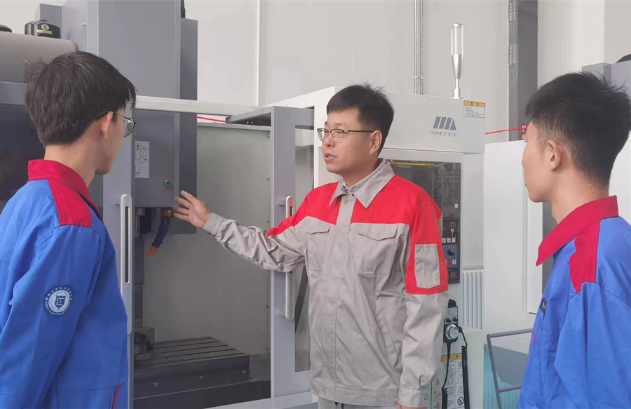 头雁领航  实干担当