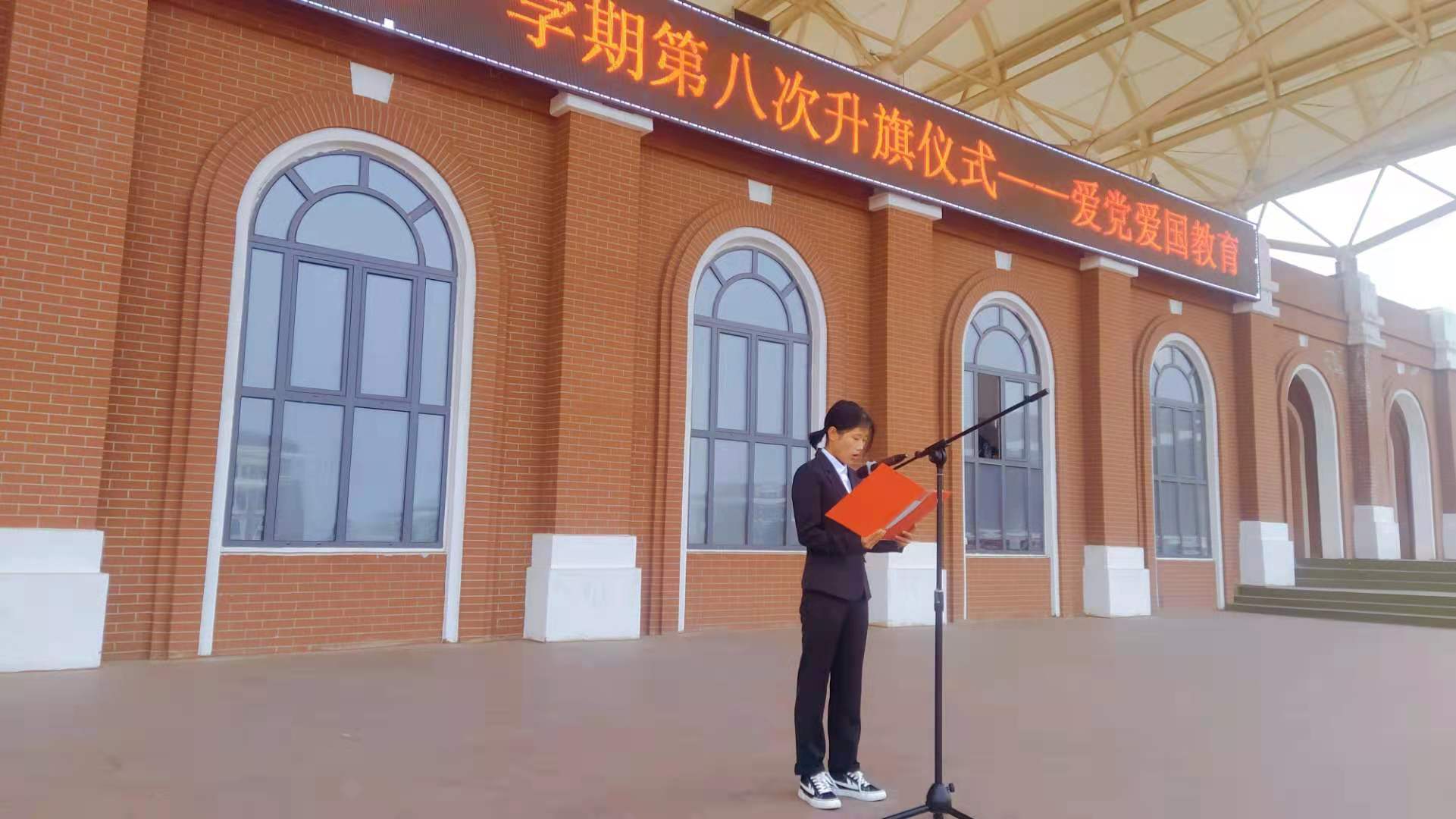 学生代表发言.jpg