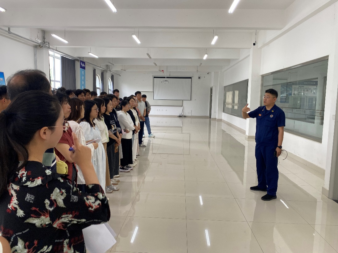 电子与通信工程系开展消防安全培训及应急疏散演练